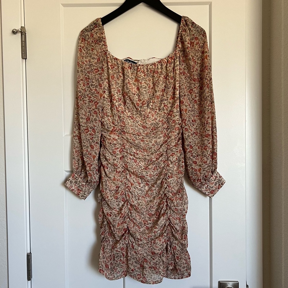 Eilly Bazar Floral Ruched Dress Size Small